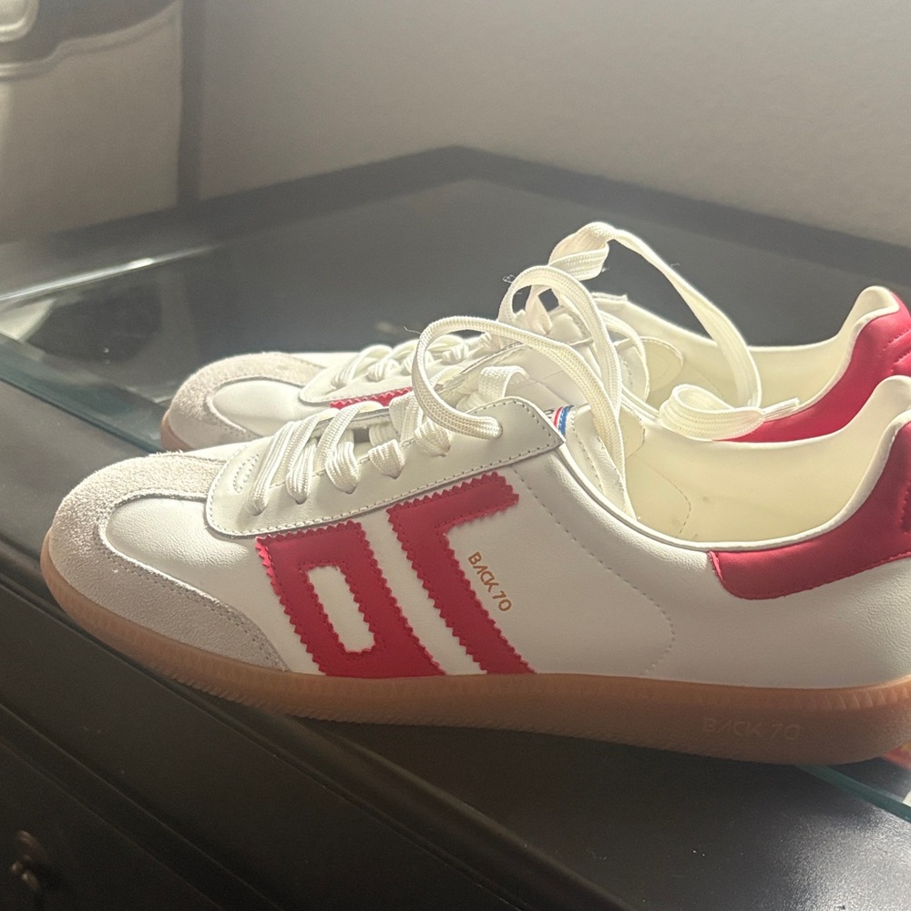 Gola Women's Classic Red and White Sneakers